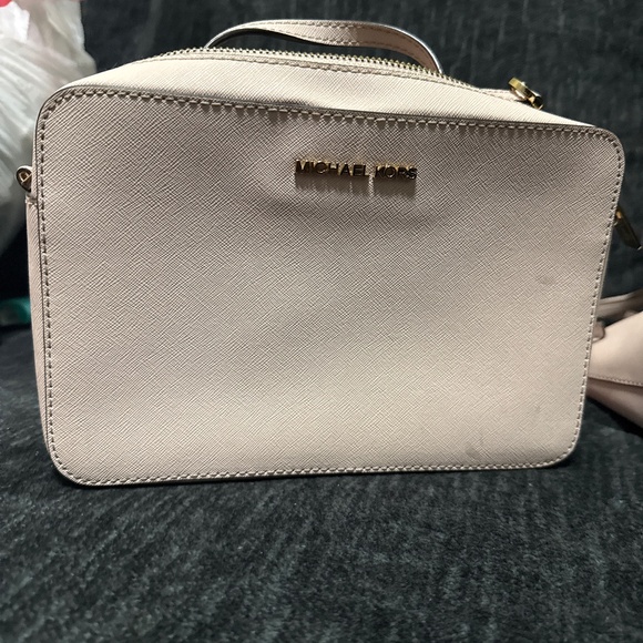 Michael Kors Crossbody (2) - Picture 2 of 5